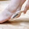 Mini Foot Callus Remover Random Color/Heel/Sole/Calluses/Removal/Foot Care/Management/Cracks/Foot File / 미니 발 각질 제거기 색상랜덤/뒤꿈치/발바닥/굳은살/제거/풋케어/관리/갈라짐/풋파일