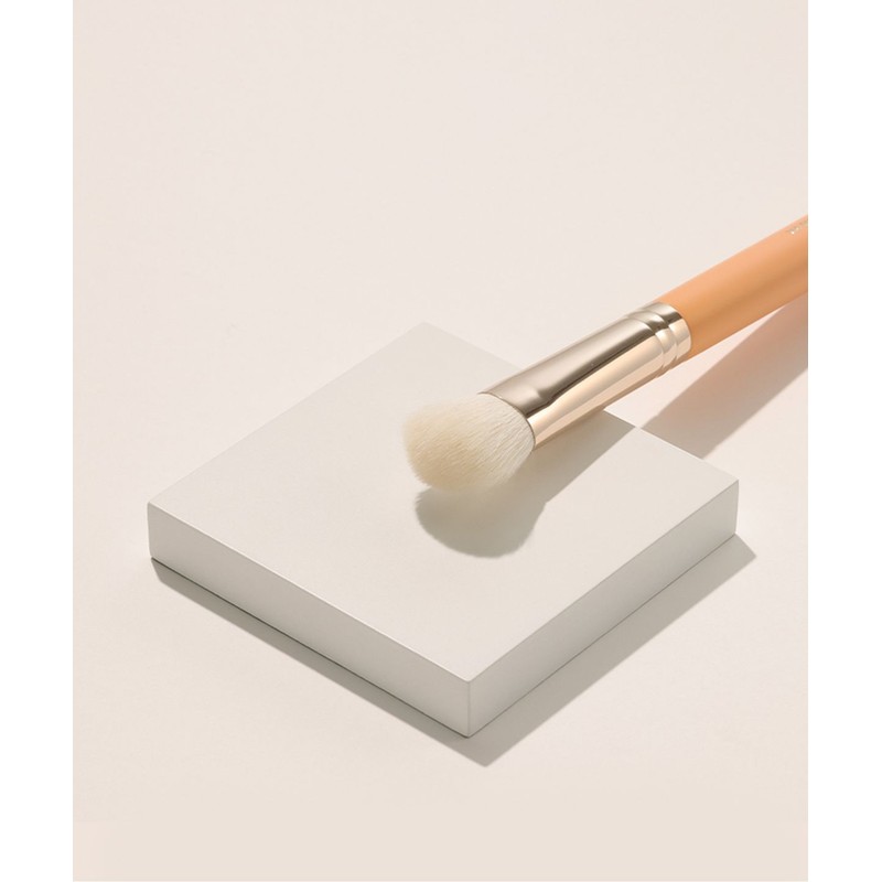 The Tool Lab 156 Small Cheek and Blending Brush