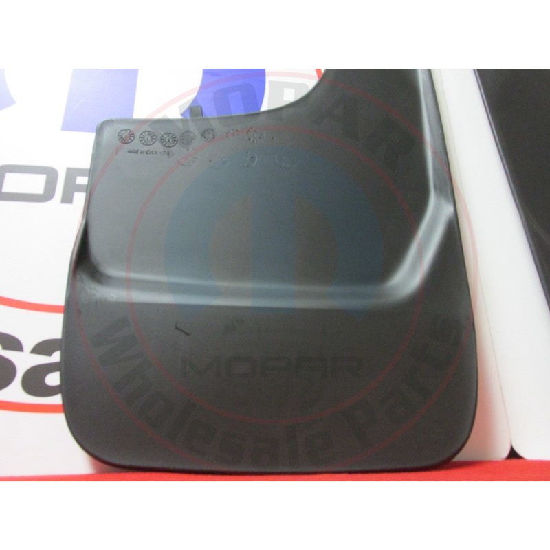 Chrysler Genuine 82208962AB Splash Guard Kit