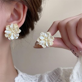 Boho White Flower Acrylic Earrings Vintage Charm 3D Resin Gardenia Camellia Pear Blossom Flowers Plant Lightweight Stud Earrings for Women Wedding Bridal Birthday Party Trendy Jewelry Gifts, Medium,