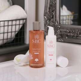 SBC Skincare - Intimate Gel with Lotus Flower - 300 ml - Helps reduce the feeling of dryness - Moisturises and balances the microflora - Shower Gel - Lotus Flower Intimate Wash