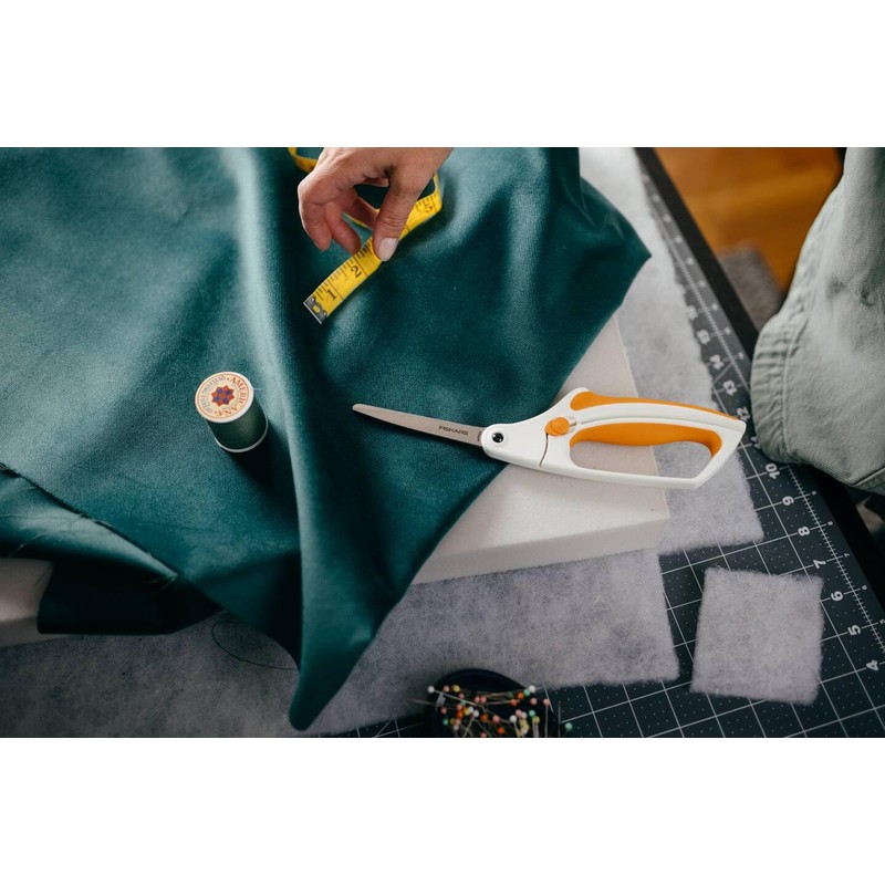 Fiskars Softgrip Fabric Scissors, Length: 26 cm, Stainless Steel Blade/Plastic