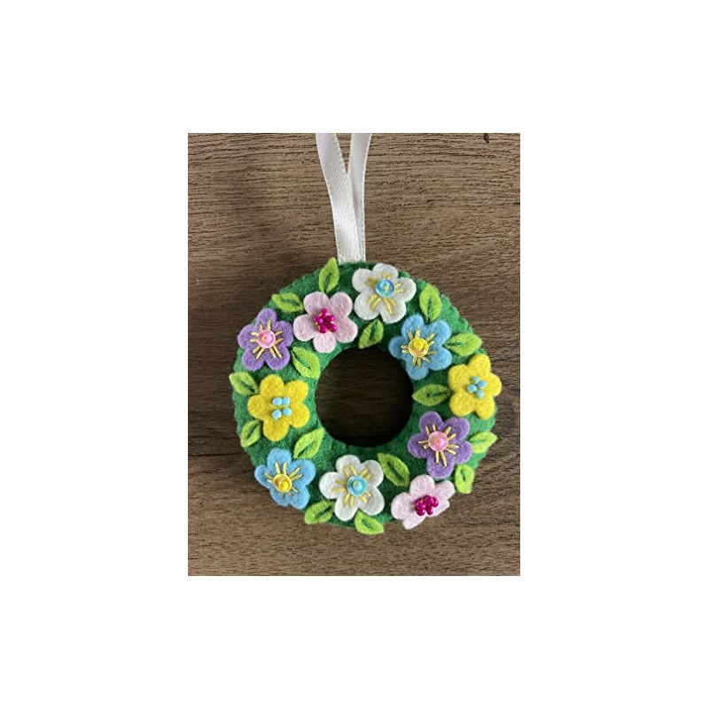 Handmade felt Easter decoration, hanging spring ornament - wreath
