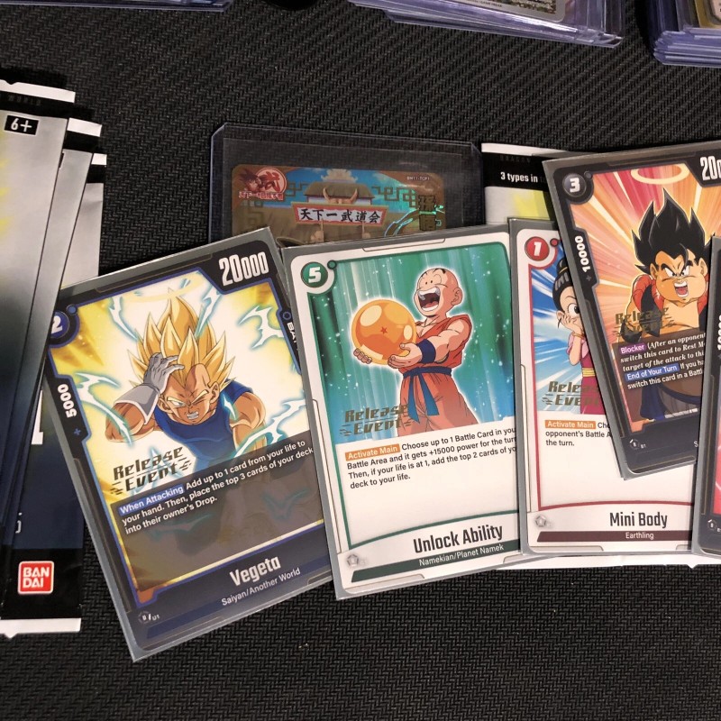 Dragon Ball Super/Héroes Sealed Promo Pack And 2 Gold Stamp