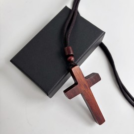 Car Swinging Ornament, Natural Walnut Wood Cross Pendant Car Decoration, Mirror Hanging Car Interior Accessories, for Car Rear View Mirror, Gardening Hanging (SZJ) (RED)