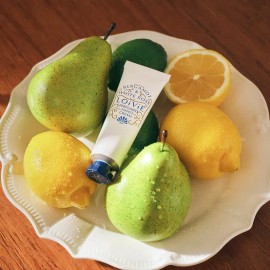 Loivee 베르가못 앤 화이트 로즈 퍼퓸드 핸드크림 N Bergamot & White Rose Perfumed Hand Cream N