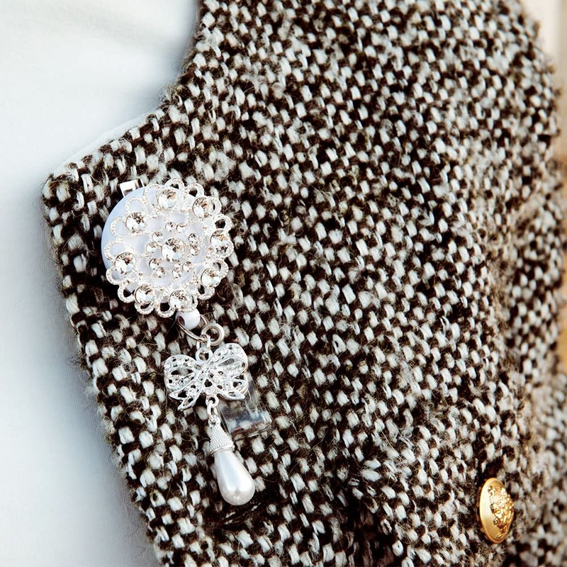 Qinsuee Handmade Bling Rhinestones Retractable Badge Reel, Name Badge Holder