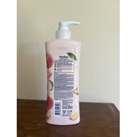 Vaseline Healthy Bright Superfood Freshlock Body Lotion Peach Scent 320ml THAI