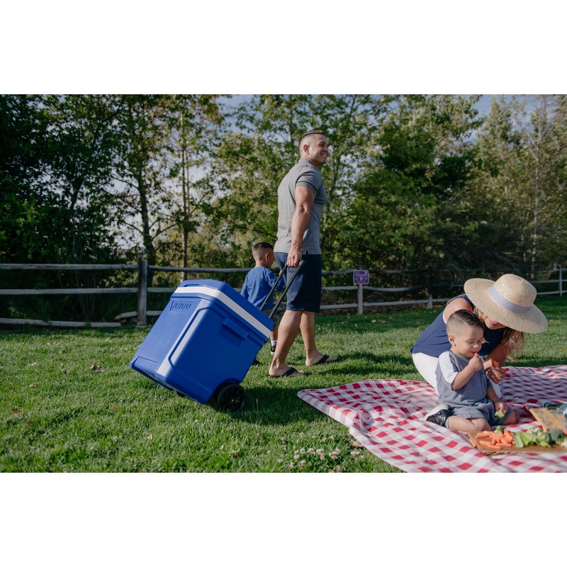 Igloo 28 Qt Blue Wheeled Cooler with Locking Telescoping Handle