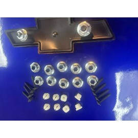 GMC Chevy  OBS GMC 88-98 Emblem /Corner Light/park Lamp 28 Piece Hardware Kit