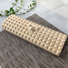 Woodria foot acupressure plate, sole acupressure machine, cypress tree pyramid, cypress convexity / 우드리아 발지압판 발바닥 지압기 편백 나무 피라미드, 편백볼록