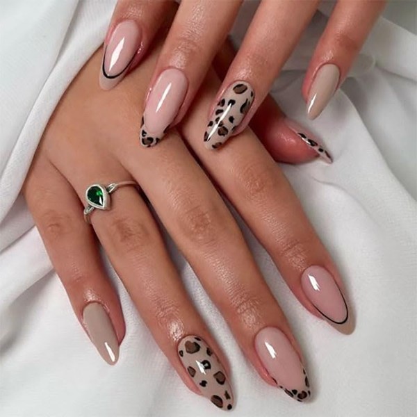 Mrltau Press On Nails Short, Leopard Print, French Nails, French