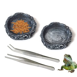JOBEDE 2PCS Reptile Water Dish, Imitating Rock Design Reptile Food Bowl with Straight Curved Tweezers for Lizard Bearded Dragon Leopard Gecko Snake Hermit Crabs