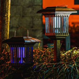 Solar Mosquito Killing Lamp Lawn Lamp Bug Zapper Outdoor Insect Fly Zapper Electric Shock Mosquito Zapper for Garden Yard Lawn Use