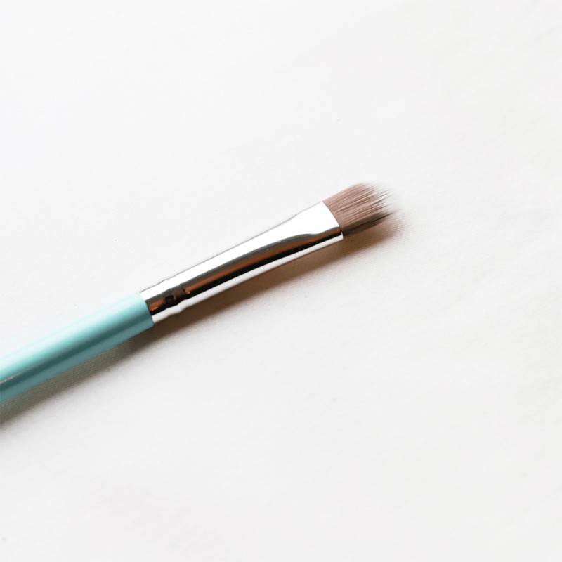 Humble Cosmetics 208 Concealer Brush - Makeup Brushes for Cream