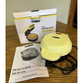 BELLA MINI SMILEY FACE WAFFLE MAKER PERSONAL SIZE YELLOW- BRAND NEW