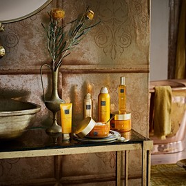 RITUALS The Ritual of Mehr Hand Balm 70ml - Sweet Orange & Cedar Wood - Energy Saving & Stimulating Properties with Vitamin C