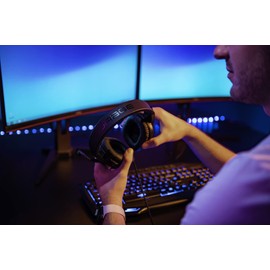 uRage SoundZ 320 Gaming Headset 7.1 Inch Dynamic 7.1 Overhead Headset, Volume Control, Microphone Mute Switch Integrated in Cable