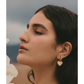 INNERDIVA Heart Earrings for Women Gold Huggie Hoop Earrings with Heart Charm Lightweight Love Drop Dangle Earrings