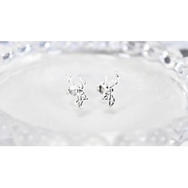 AeraVida Sterling Silver Reindeer Antler Stud Earrings | 925 Silver Nature-Inspired Holiday Jewelry for Women | Charming Christmas Reindeer Earrings