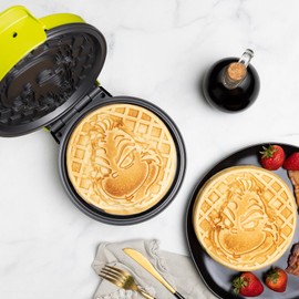 Uncanny Brands Dr. Seuss The Grinch Waffle Maker - The Grinch on Your Waffles
