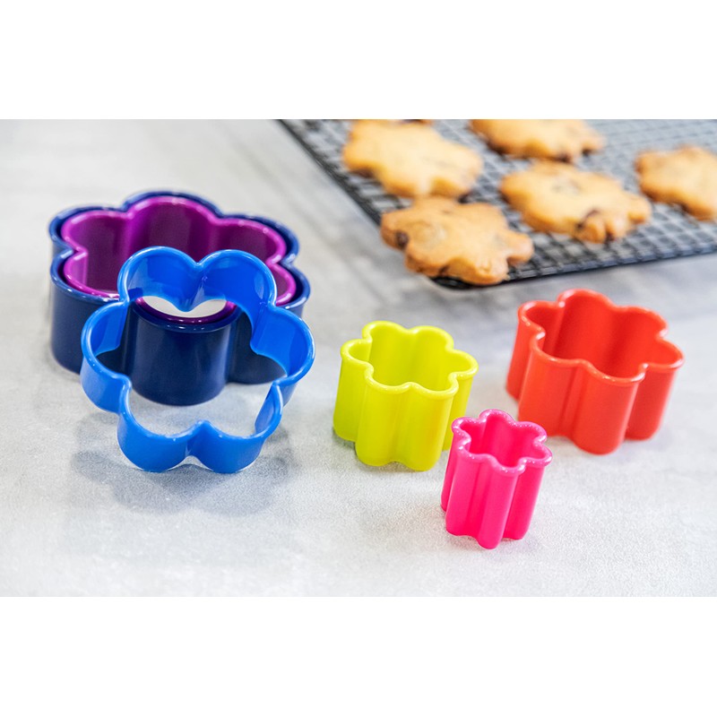 Colourworks Set of Six Plastic Flower Shaped Cookie Cutters