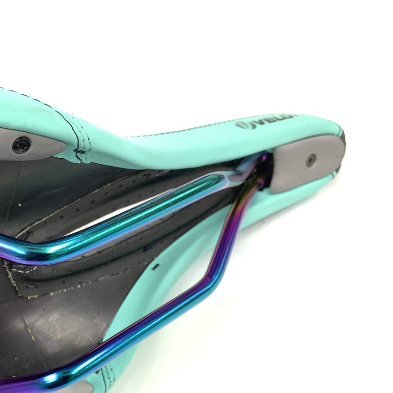 VELO SL-OTR-M006 RACER SADDLE LIMITED OIL SLICK RAIL BLACK/CELESTE