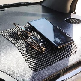 SellerHub Car Non-slip Pad Hood Cell Phone Holder Cushion Mat (S21509614) / 차량용 논슬립 패드 본넷트 핸드폰 거치대 쿠션 매트 (S21509614)