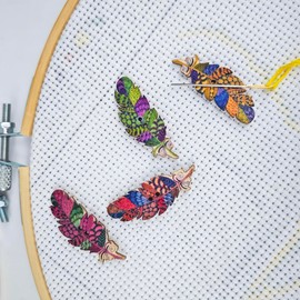 4 Pieces Vintage Feather Magnetic Needle Minder,Magnetic Needle Holder for Cross Stitch, Sewing, Embroidery and Needlework Accessories