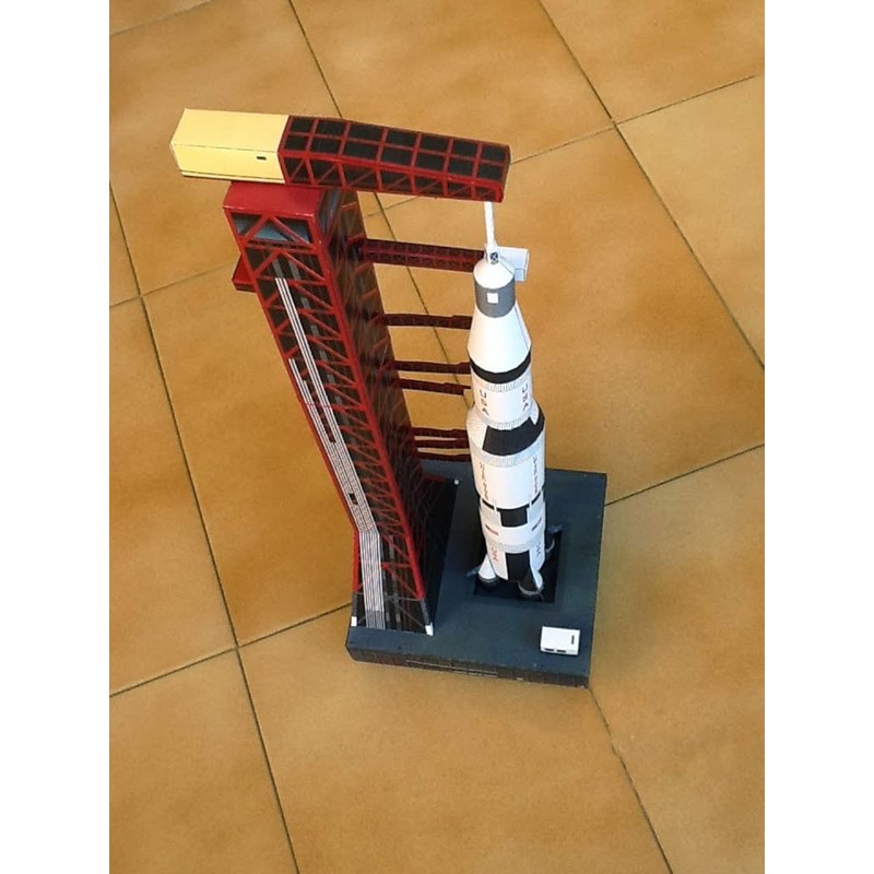 1/300 Scale Saturn V Type Rocket and Launcher Paper Model