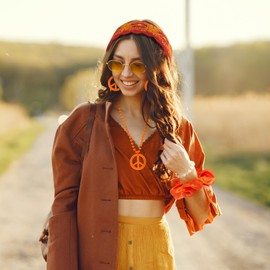 Alaxciax 60s 70s Hippie Accessories for Women, Boho Hippie Costume with Flower Knit Headband Peace Sign Necklace for Women Party Cosplay (6PCS)