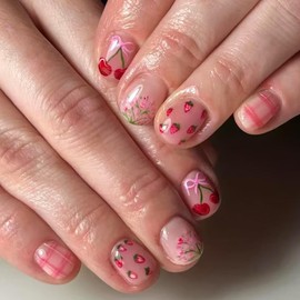 UEYRSEDB Pink Spring Press on Nails Short Oval Fake Nails with Pink Cherry Strawberry Flower Design Spring Summer Glue on False Nail Cute Cherry Strawberry Artificial Stick on Nail for Women 24Pcs