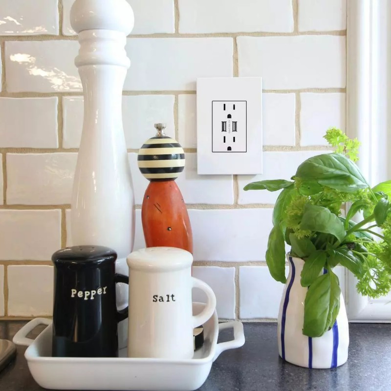 Legrand ARTRUSB153W4 - LEGRAND DUAL USB PLUS-SIZE OUTLET - WHITE