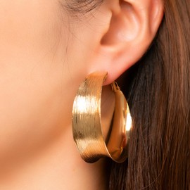 Gold Hoop Earrings for Women Wide Silver Hoop Earrings 14k Gold Plated Large Big Flat Huggie Hoops Earrings Trendy Hypoallergenic Chunky Gold Hoops Earrings Gold Statement Earrings Jewelry Gift for Women (Gold)