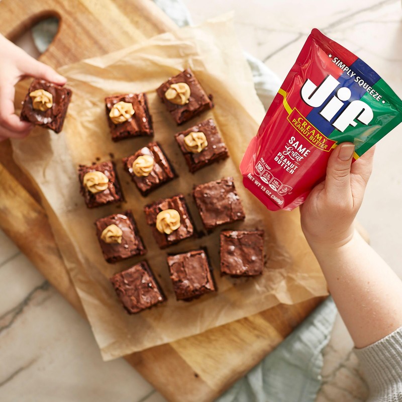 Jif Squeeze Creamy Peanut Butter, Resealable Pouches, 5 Ounces (Pack