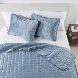 Great Bay Home Twin Size Velvet Quilt and Sham Set - Dual-Sided Luxury Velvet, Heavyweight 2-Piece Bedding Set - Ultra Soft, Quilted Box-Stitched and Down-Alternative Fill (Twin/Twin XL, Steel Blue)