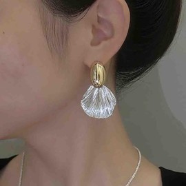 Cybche Boho Textured Scallop Drop Earrings Silver Seashell Dangle Earrings Scallop Shell Earrings Metal Shell Statement Earrings Two Tone Gold Silver Stud Earrings Jewelry for Women
