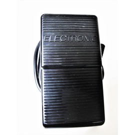 New Pneumatic Air Foot Controller/Pedal, 988667-001, Compatible with but not Manufactured by Singer Sewing Machines. Models : 9210 9217 9224 9240 9323 9334 9400 9410+