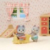 Calico Critters Husky Twins, Juego de 2 Cifras coleccionables de