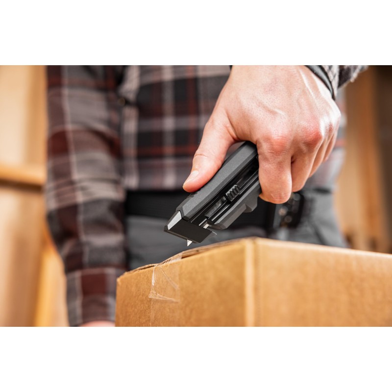 ToughBuilt Auto-loading Utility Knife with Pry Bar - TB-H4-10-A