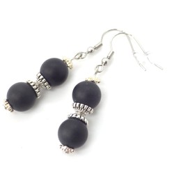 Damen-Ohrringe und Halskette-Schmuckset mit schwarzem Achat-Perlenanhänger und tibetischen Perlen