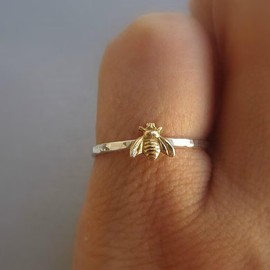 14K Gold Bee Ring - Cute and Elegant Bee Design Ring for Women Wedding Rings Wedding Band Ring Promise Rings（ Size 6）