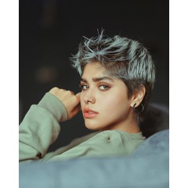 Gothic Feather Earrings Stainless Steel Huggie Hoop Earrings Vintage Feather Dangle Drop Earrings Punk Style Hip-Hop Rock Earrings Y2k Earrings Goth Party Ball Jewelry for Women Men (Black)