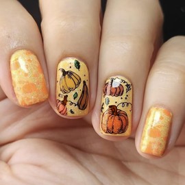 Thanksgiving Press on Nails Short Square Fake Nails with Pumpkin Design Stick on Nail Cute Autumn False Nails Glossy Full Cover Artificial Acrylic Glue on Nail for Women Nails Art Decoration 24Pcs
