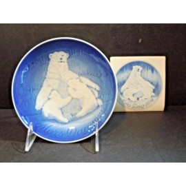 Bing & Grondahl 1974 B&G Mors Dag (Mother's Day) Plate Polar Bear & cubs 6”