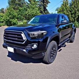 Spec-D Tuning Black Projector Headlights Compatible with 2016-2022 Toyota Tacoma without factory LED daytime running lights Left + Right Pair Headlamps Assembly