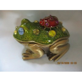 Unbranded 408   ENAMELED BEJEWELED  FROG WITH LADY BUG TRINKET BOX MAGNETIC CATCH