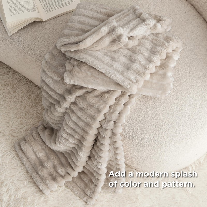 Bedsure Soft Fleece Throw Blanket - Fluffy Cosy Warm Fleece