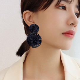 QIAOLEHUI Colorful Rattan Earrings for Women Statement Boho Raffia Straw Wrapped Flower Drop Dangle Earrings Summer Tropical Beach Jewelry (Black)