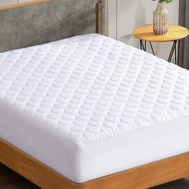 The Grand Hotel Collection California King Size Hybrid Mattress Protector & Pad - Soft and Comfortable Bed Sheet Cover That Restores The Beauty of Your Mattress, While Protecting from Stains,and Dirt
